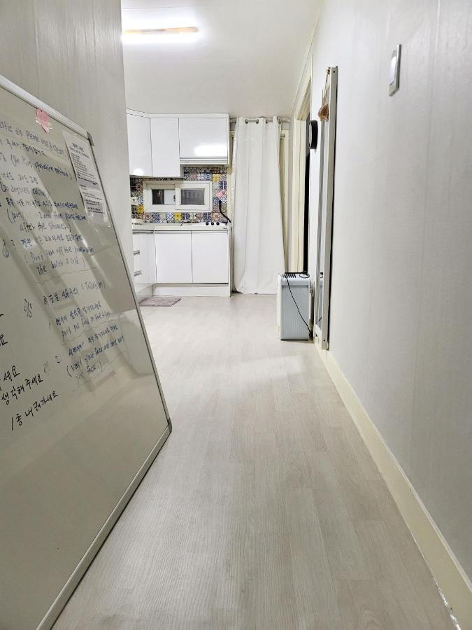 Northwestern Of A Quiet And Spacious House Seul